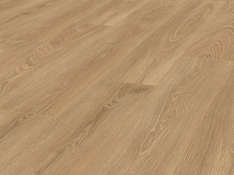 Laminatboden mit Eichenholzoptik und strukturierter Oberfläche in Dielenoptik