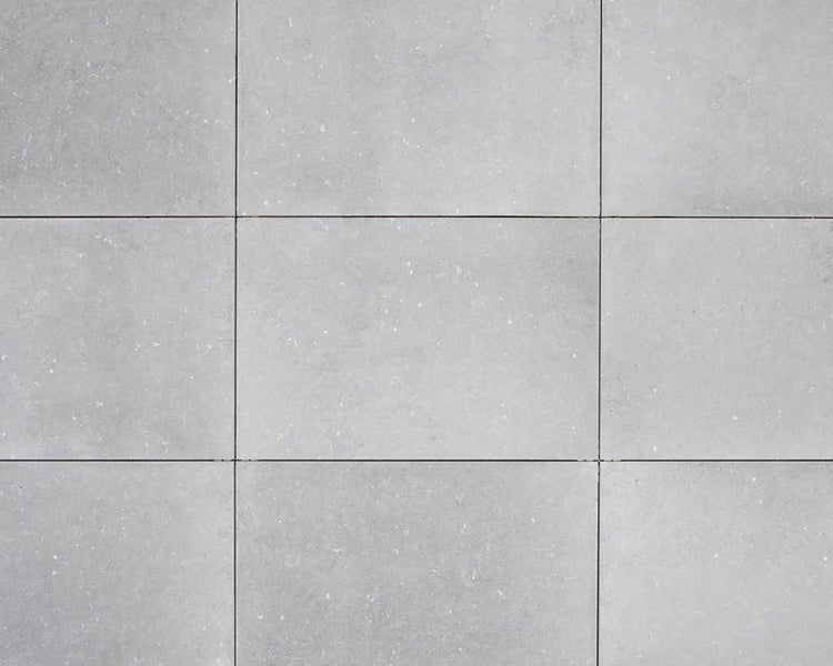 Wohnrausch Kalkstein Terrassenplatten SUES GREY 91,5 x 61 x 3 cm, sandgestrahlt, gebürstet, hellgrau