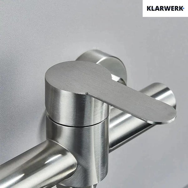 Einhebelmischer von Klarwerk mit flachem Griff aus gebürstetem Metall.
