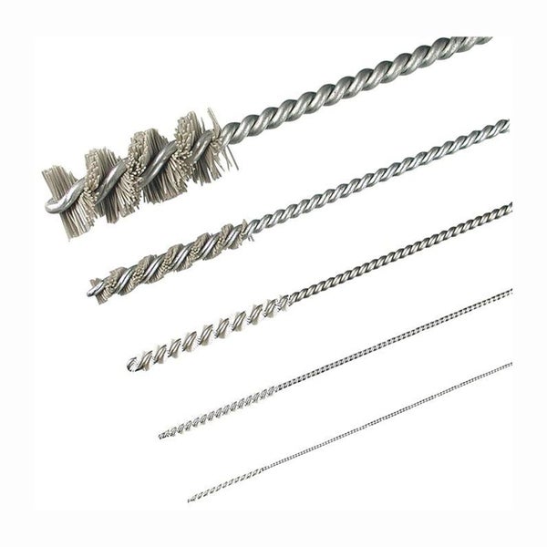 Verschiedene Bürsten zum Reinigen von Rohren