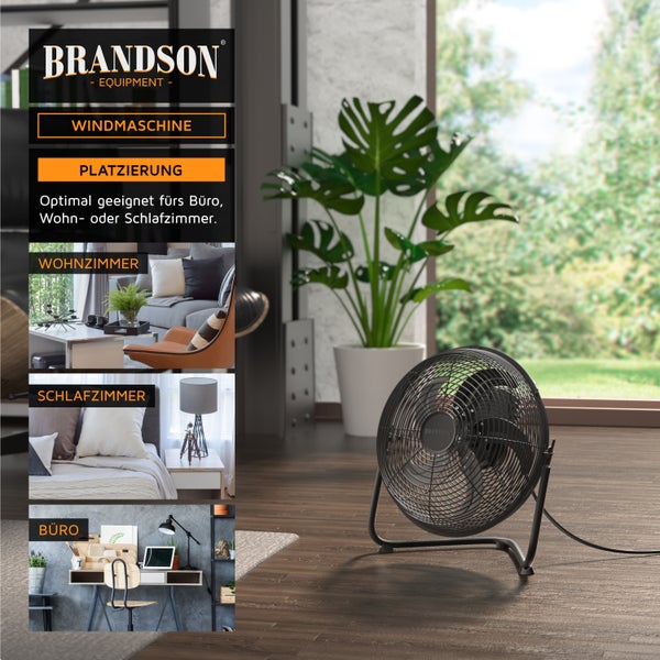 Brandson Equipment Logo. Windmaschine auf Holzboden in hellem Zimmer mit Anwendungsbeispielen für Wohnzimmer, Schlafzimmer und Büro.