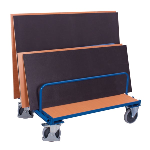 Transportwagen mit Platten für den Materialtransport