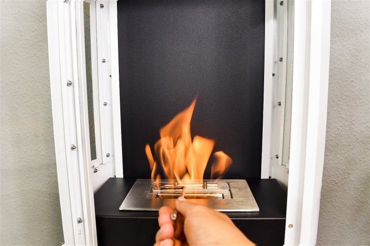 GLOW FIRE Ethanol Kamin 'Göteborg' | Ethanolofen in weiß mit 6 Std. Brenndauer und 2 KW Heizleistung | HxBxT: 97,8x50x30 cm