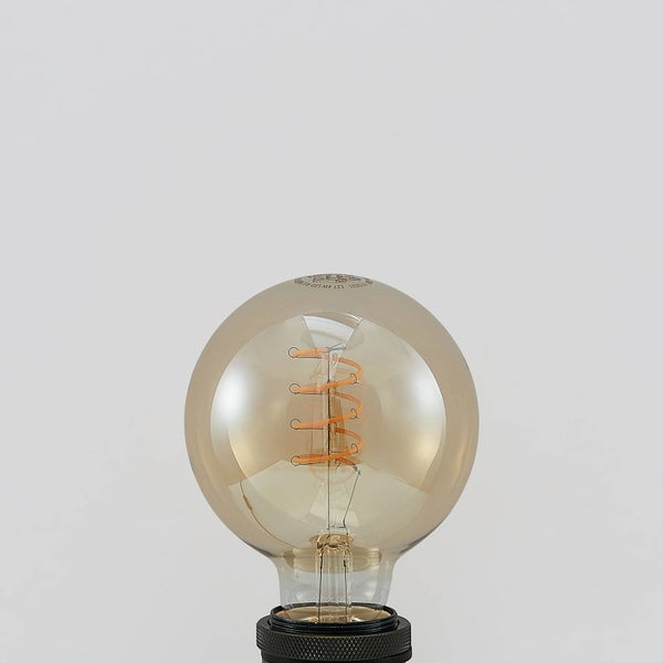 LED-Filament-Leuchtmittel in Globe-Form mit E27-Sockel, bernsteinfarbenes Glas, spiralförmiger Glühfaden, 4 Watt.