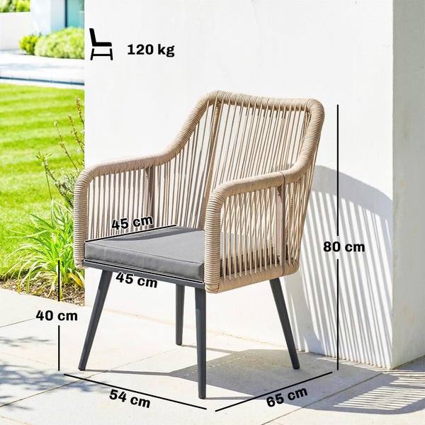 Gartenstuhl mit Seilbespannung und Sitzkissen. Maße: 54 mal 65 mal 80 Zentimeter. Sitzhöhe 40 Zentimeter. Belastbarkeit 120 Kilogramm.