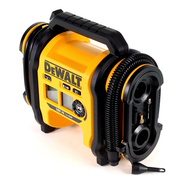Tragbarer DeWalt 18 Volt Lithium-Ionen Akku-Kompressor mit digitaler Anzeige, Tragegriff und seitlich angebrachtem Luftschlauch.