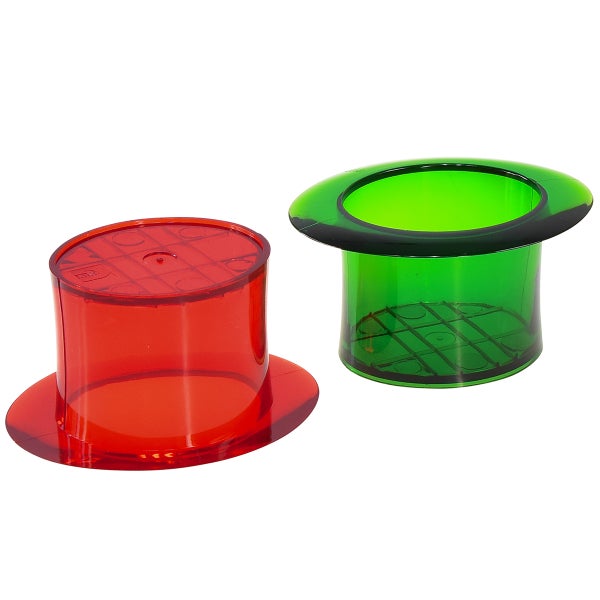 Zwei Formbecher in Hutform