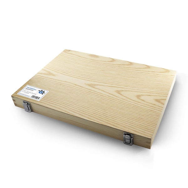 Holzkassette mit Metallverschluss