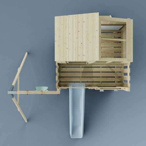 Draufsicht eines Spielhauses aus Holz mit Rutsche und Kletterwand.