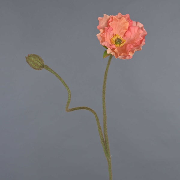 Künstliche lachsfarbene Mohnblume mit einer Blüte, einer Knospe und behaartem Stiel.