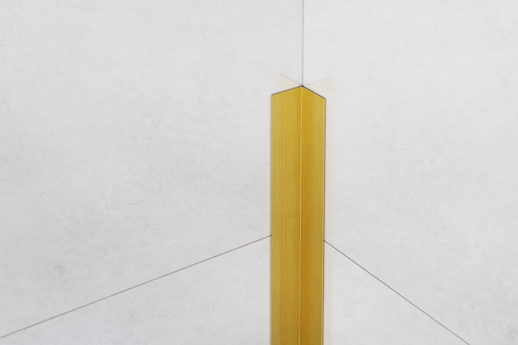 Inneneck-Li-Profil aus Edelstahl 2 cm x 2 cm x 270 cm – satiniertes Gold
