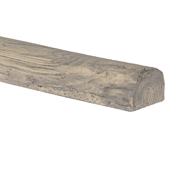 Ein einzelner Halbrundpfahl aus Holz mit rustikaler Oberflächenstruktur