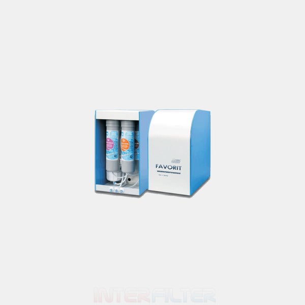 Interfilter Favorit Wasseraufbereitungsanlage mit Filtergehäuse und Wasserfilterkartuschen zur Trinkwasserfiltration.