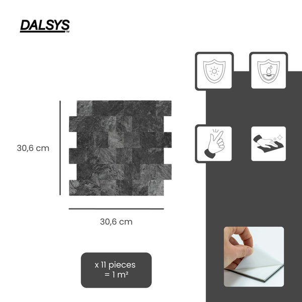 Dalsys Wandfliese, selbstklebend, Steinoptik, 30,6 mal 30,6 Zentimeter, 11 Stück pro Quadratmeter. Hitzebeständig, wasserfest, pflegeleicht. Dalsys Logo.
