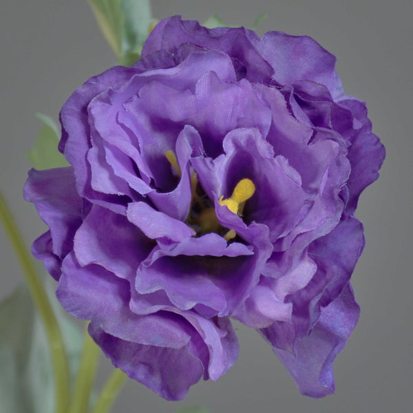 Künstliche Lisianthus Blüte aus Textil in violetter Farbe.