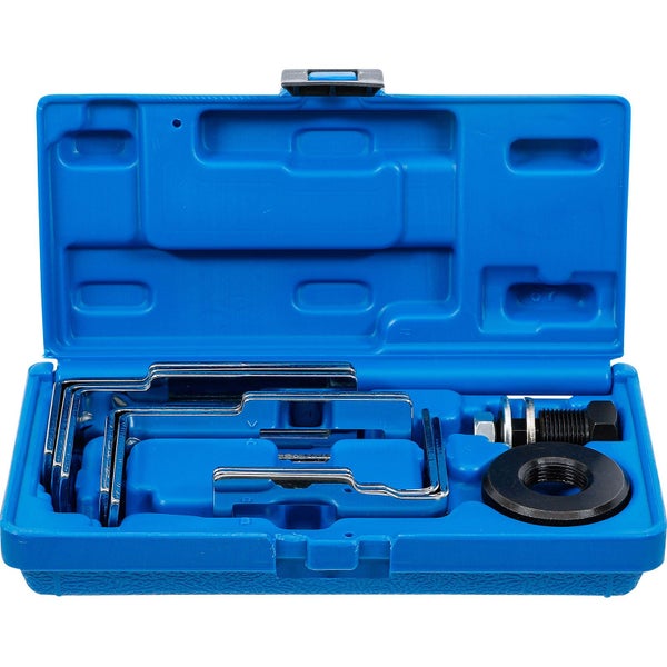 Werkzeugsatz in einem blauen Kunststoffkoffer