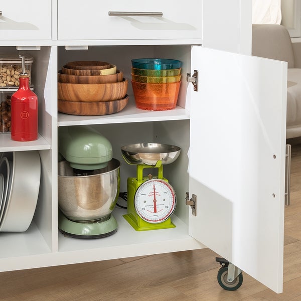 Küchenschrank mit Rührschüssel, Waage, Schüsseln und Behältern