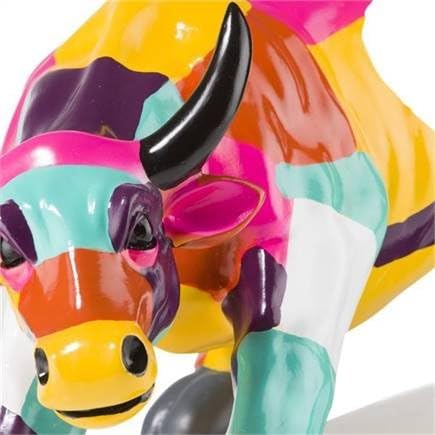Dekorative Stierfigur mit Muster