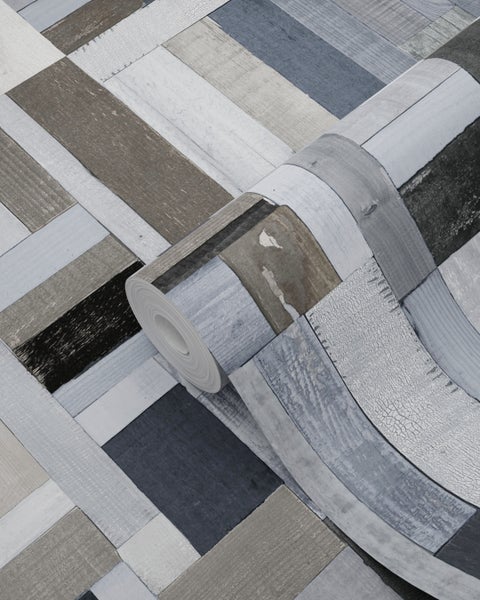 Tapetenrolle mit Holzplankenoptik für die Innendekoration