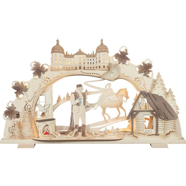Beleuchteter Schwibbogen aus Holz mit winterlicher Schlosskulisse, Reiterfigur und traditionellen Waldmotiven für weihnachtliche Dekoration