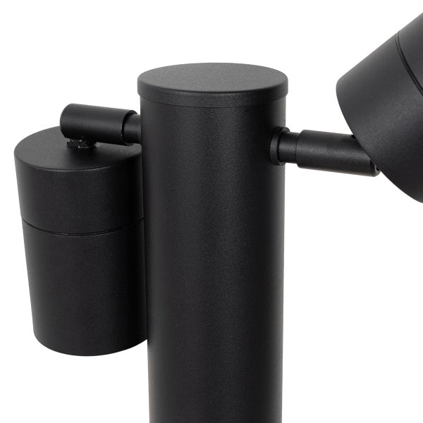 Schwarze Außenleuchte mit zwei verstellbaren Strahlern aus Metall.