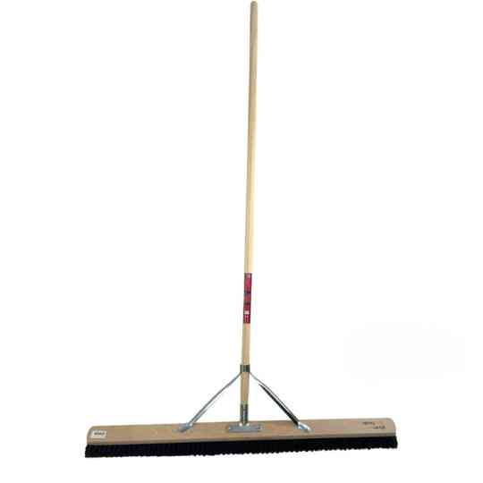 Besen mit Holzstiel und schwarzem Borstenkopf