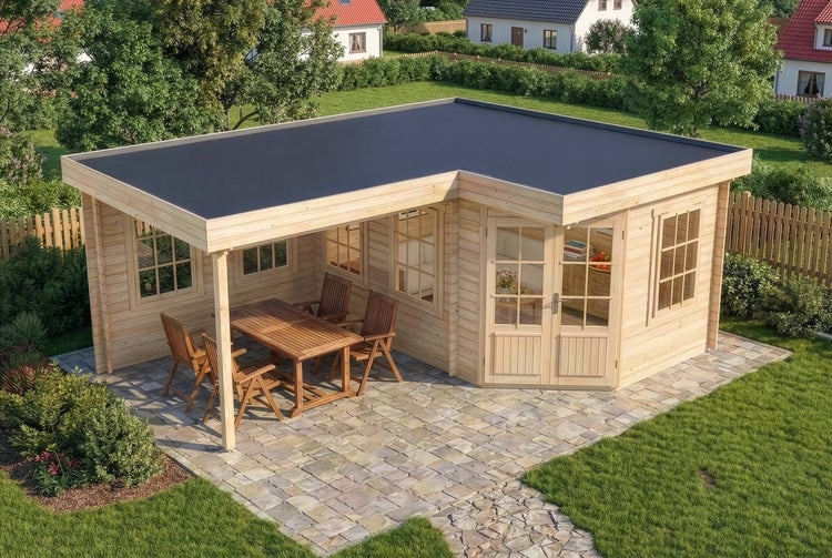 L-förmiges Gartenhaus aus Holz mit integrierter Veranda, Flachdach und einer Sitzgruppe aus Holz auf einer Steinterrasse.