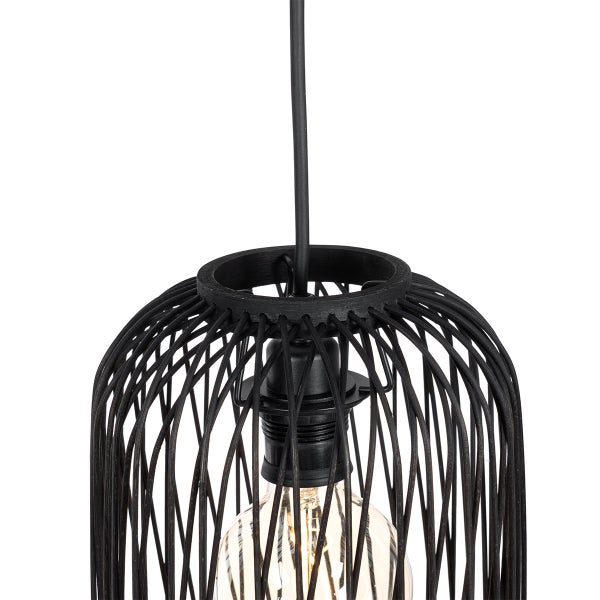 Schwarze Pendelleuchte aus Metall in Käfig-Optik mit sichtbarem Leuchtmittel.