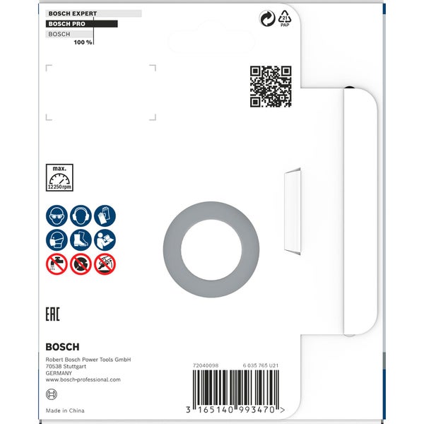 Kinderzimmer mit Wickelkommode, Regal und Aufbewahrungskorb