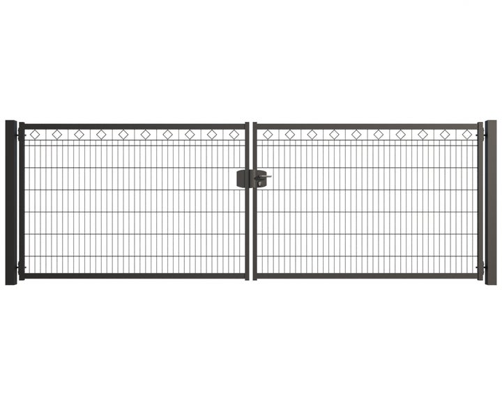 Doppeltor aus Metall mit Rautenmuster