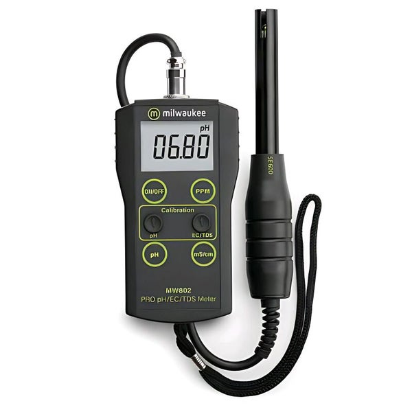 Milwaukee Logo. PH Wert Messer mit Kabel und Sonde.