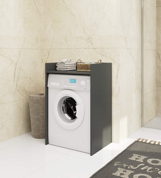 Modernes Badezimmer mit Waschmaschine und Ablagefläche