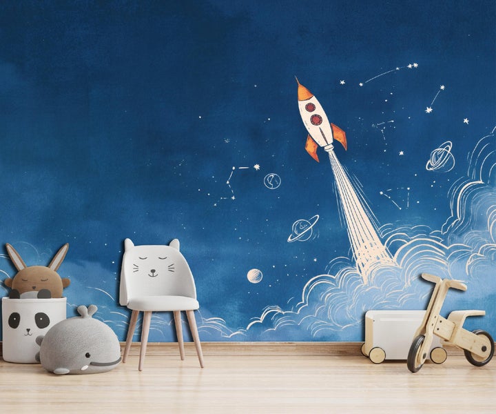 Kinderzimmer mit Weltraumtapete, Spielzeug und Möbeln