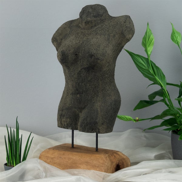 Skulptur  Femme 54cm, Beton auf Holzsockel grau
