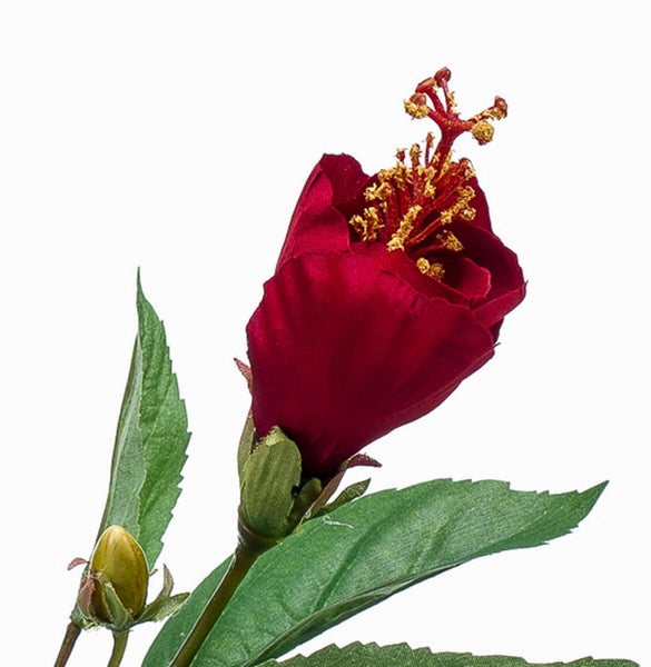 Künstlicher Hibiskuszweig mit roter Blüte und grünen Blättern.