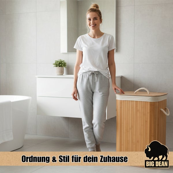 Modernes Badezimmer mit Bambus Wäschekorb und lächelnder Frau