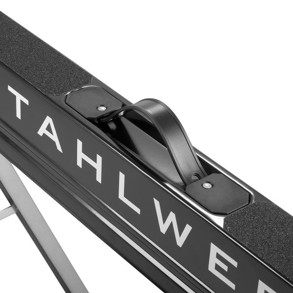 Detailansicht einer Tahlwerck Steighilfe mit Griff und Anti-Rutsch-Belag