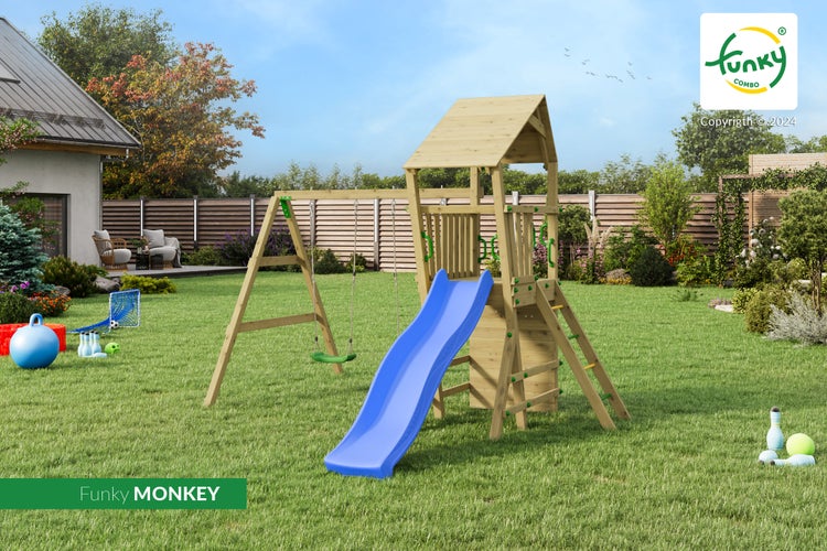 Spielturm Funky Monkey aus Holz mit blauer Rutsche, Schaukel und Kletterleiter im Garten auf Rasen. Funky Combo Logo.