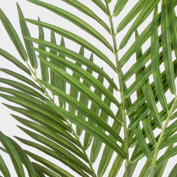 Künstliche Mohnblume in Creme mit einer Blüte und einer Knospe am grünen Stiel mit Blättern.