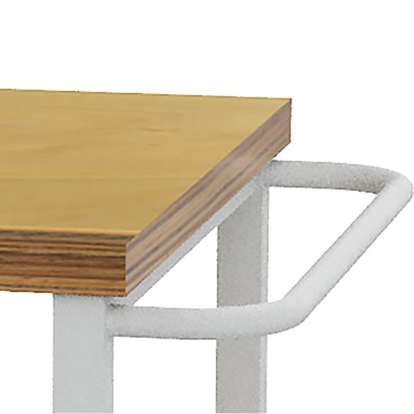 Detailansicht einer Werkbank mit Holzplatte und Metallgestell