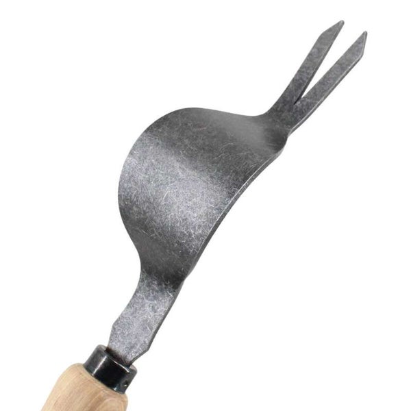 Unkrautzieher mit Holzgriff