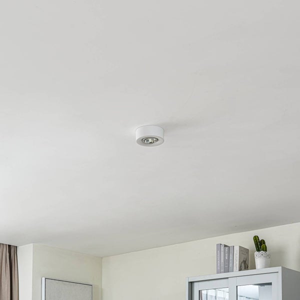 Deckenleuchte im Wohnraum