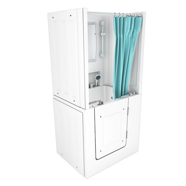 Weiße Sitzbadewanne mit Einstiegstür, integrierter Dusche, Handbrause und türkisfarbenem Duschvorhang.