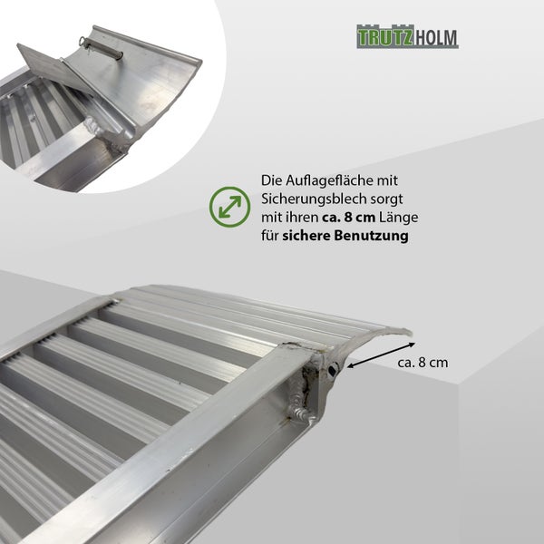 Detailansicht einer Aluminium Auffahrrampe mit einer Auflagefläche von circa 8 cm Länge für sichere Benutzung.