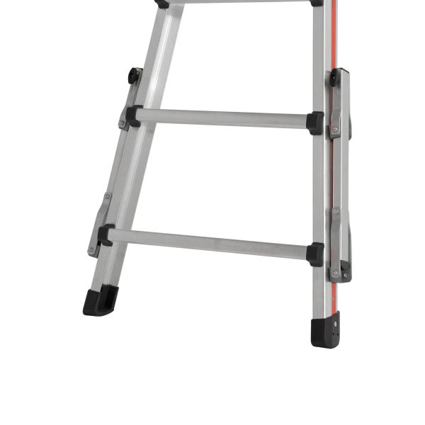 Detailansicht einer Aluminiumleiter mit Stufen