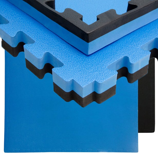 Set aus quadratischen Steckmatten mit Puzzleverbindung aus Schaumstoff für den Boden
