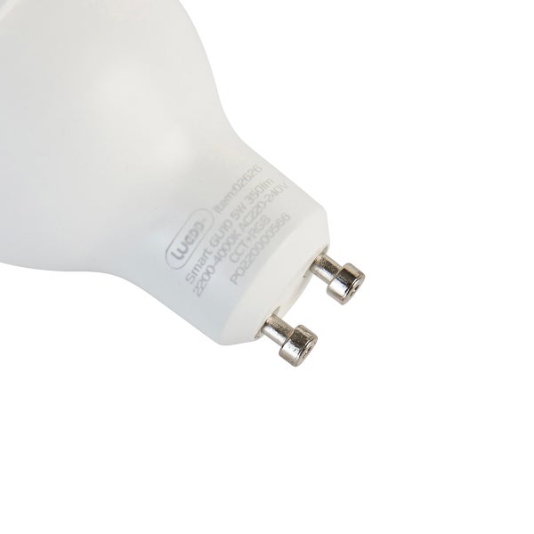 Smarte LED-Lampe mit GU10 Sockel, 5 Watt, 350 Lumen, 2200 bis 4000 Kelvin, RGB-Farbsteuerung, Lucide Logo, zeigt Metallstifte und technische Daten.
