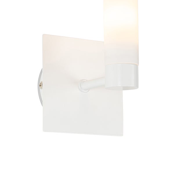 Weiße Wandleuchte mit zylindrischem Lampenschirm