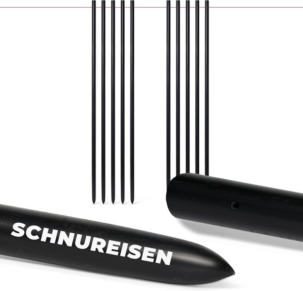 Schnureisen aus schwarzem Stahl mit Spitze für Absteckarbeiten auf der Baustelle.