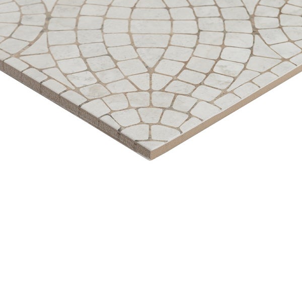 Wandfliese oder Bodenfliese mit dekorativem Mosaikmuster in Steinoptik